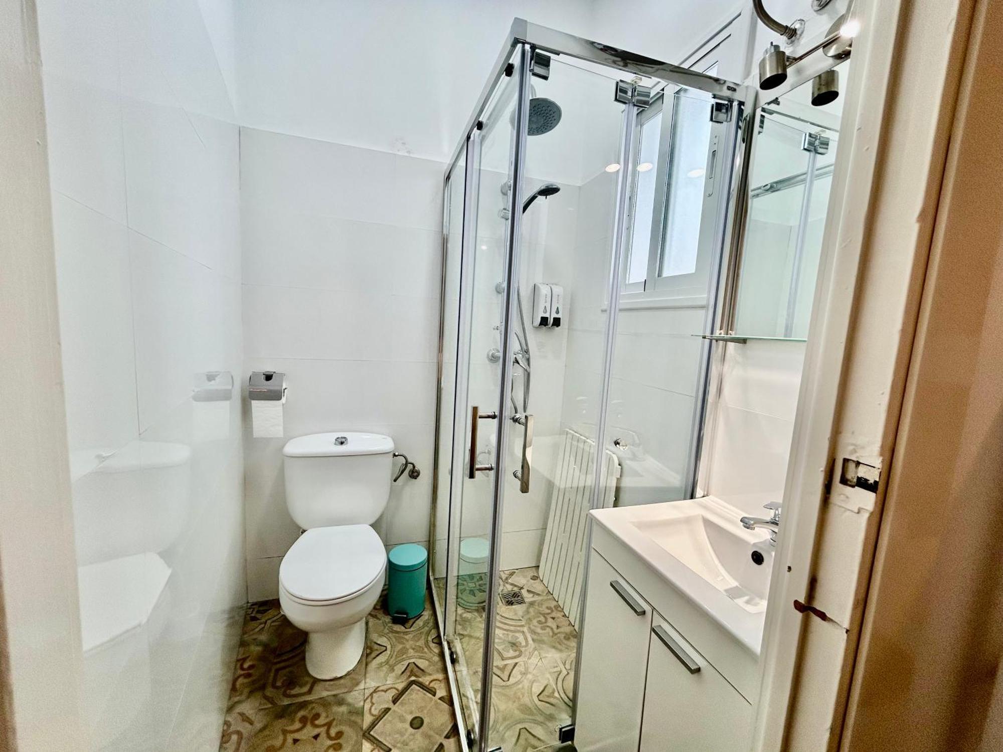 Acogedor Apt 8Pax 4Bdr 2Bth - Cozyhomesevilla1 Exterior photo