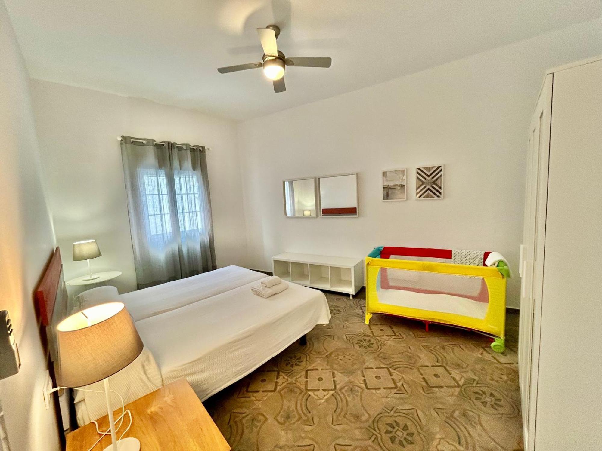 Acogedor Apt 8Pax 4Bdr 2Bth - Cozyhomesevilla1 Exterior photo